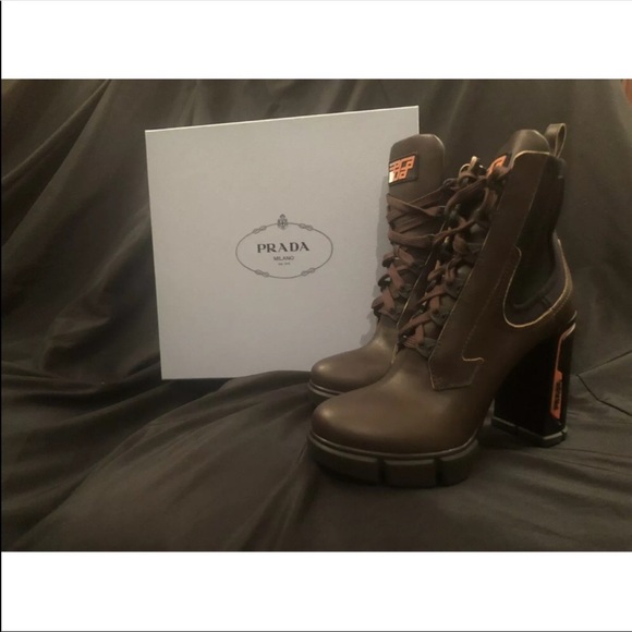 Prada boots - Picture 2 of 3